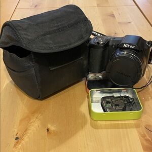 PARTS ONLY- Nikon COOLPIX L100 Black Digital Camera with Case